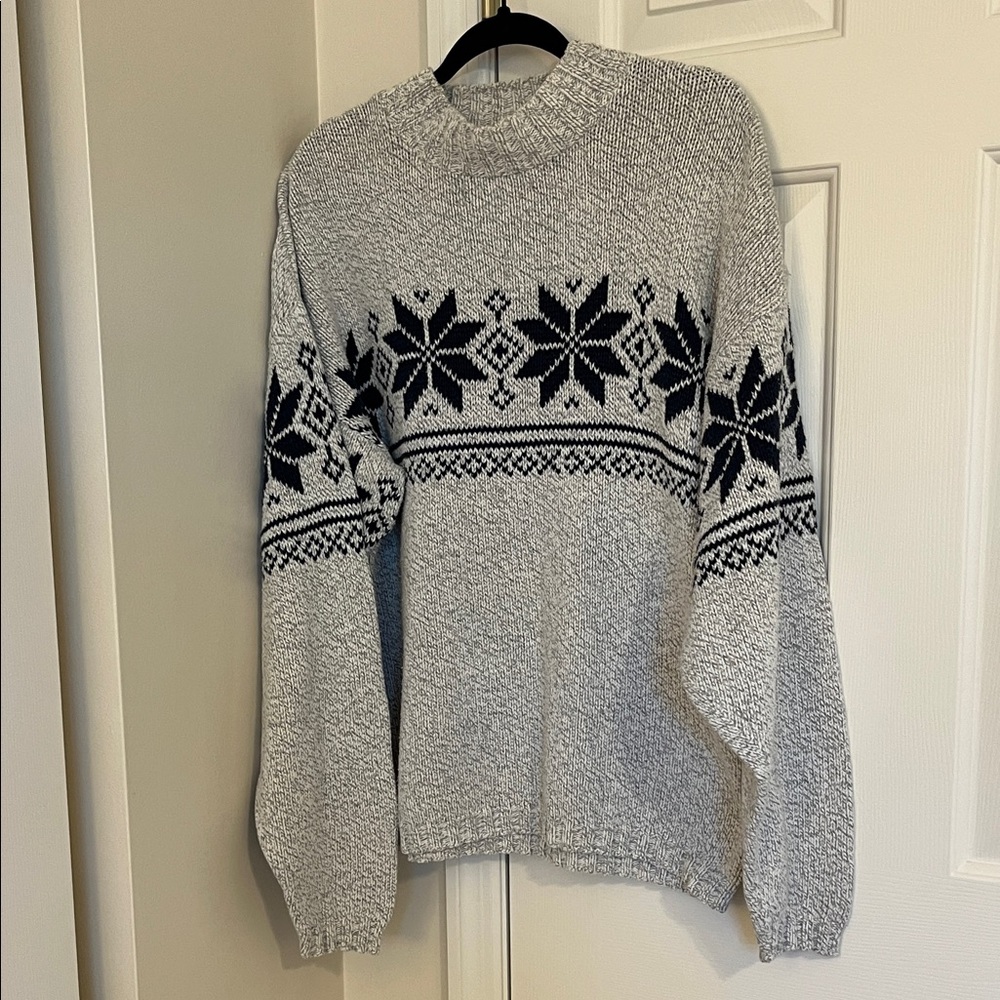 Men's Classic Snowflake Crewneck Sweater
